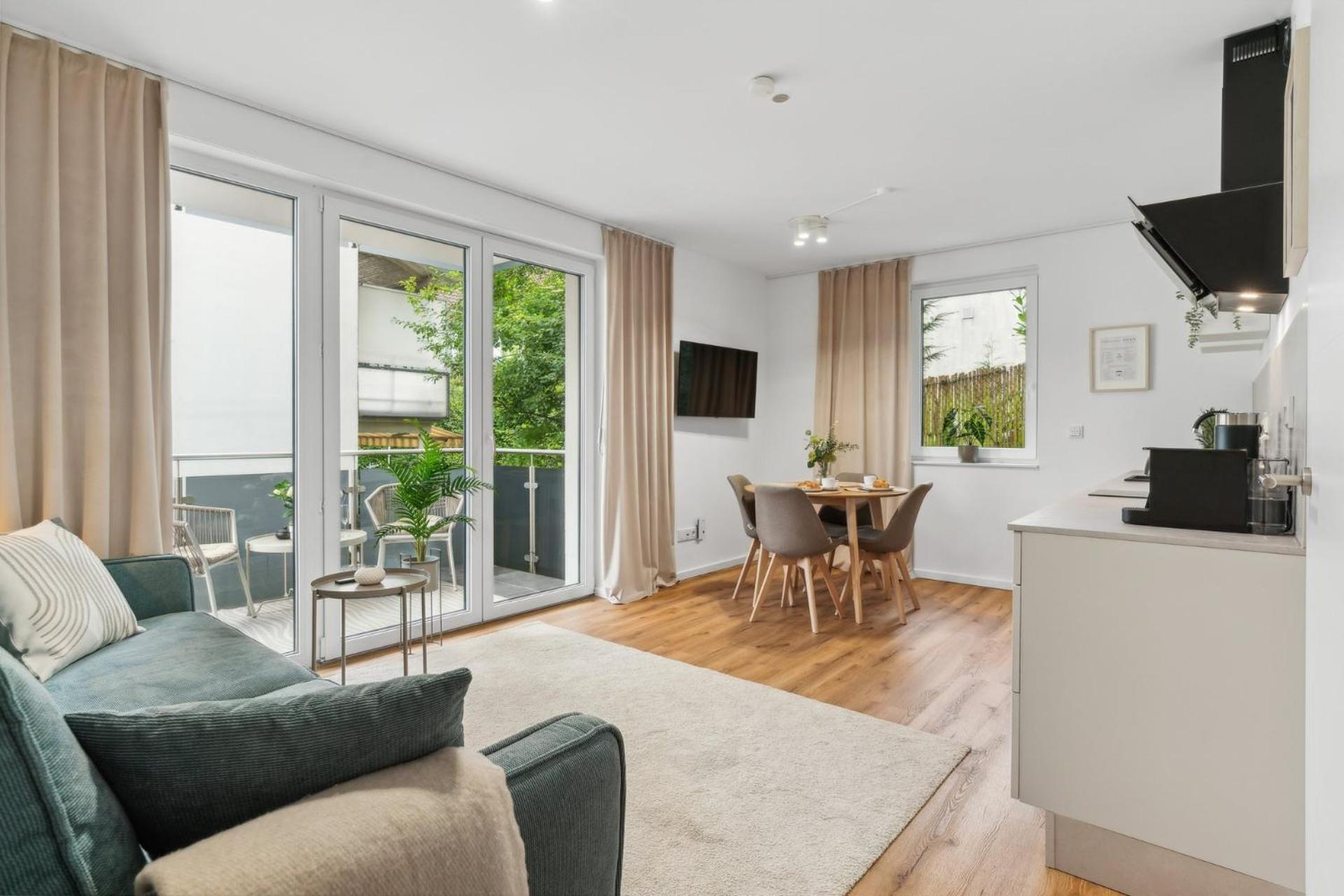 Deluxe In Mit Parkplatz Und Balkon Bielefeld