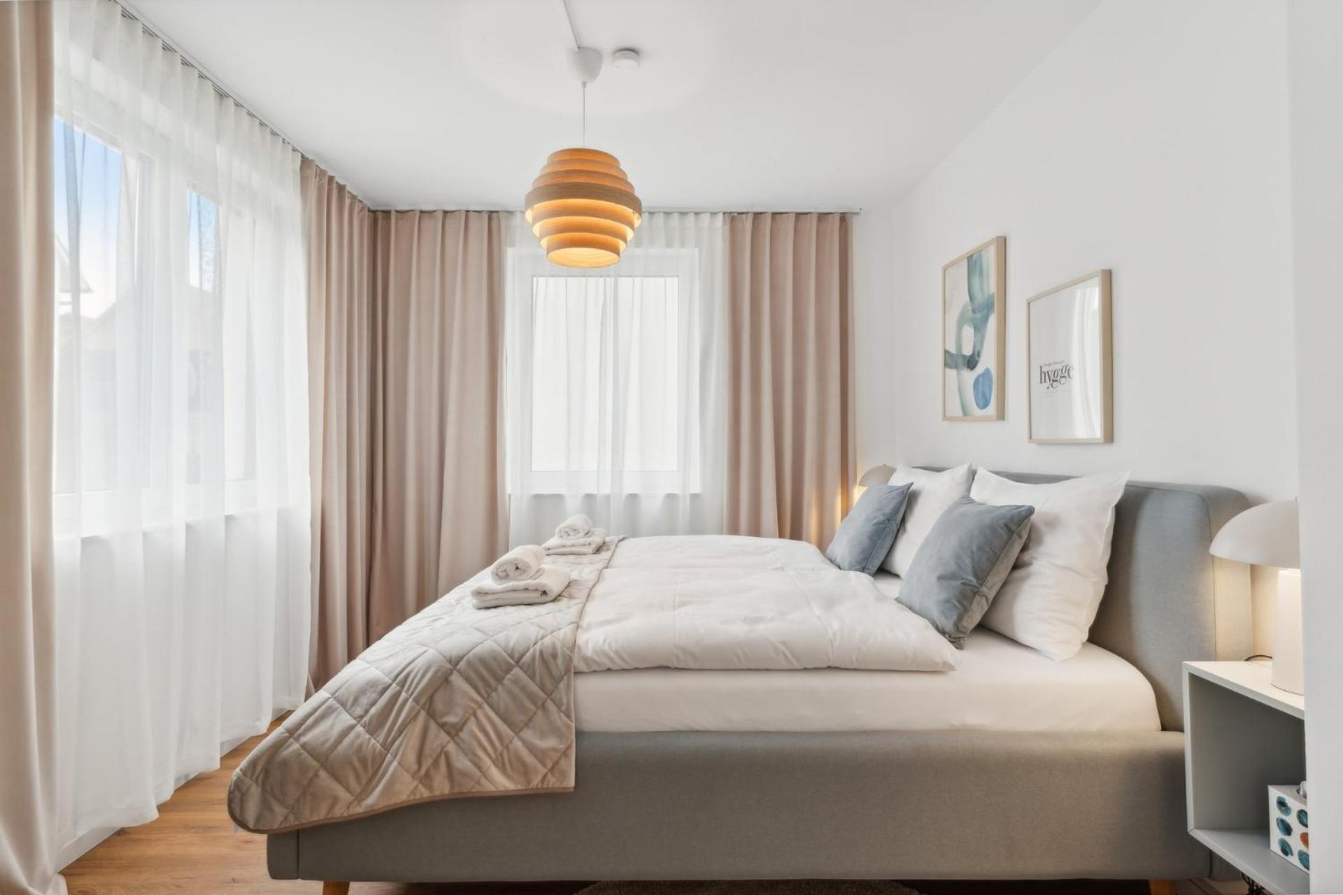 Deluxe In Mit Parkplatz Und Balkon